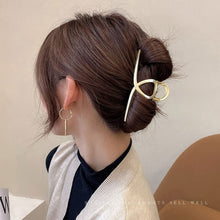 Load image into Gallery viewer, 3 PCS Mental Large Hair Claw Clips for Thick Heavy Hair, Big Non-Slip Hair Catch Barrette Jaw Clamp 2022
