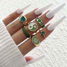 Load image into Gallery viewer, 6 Pcs/Set Retro Finger Ring Set Boho Frog Snake Gold Carved Knuckle Rings for Women Jewelry Gifts