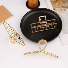 Load image into Gallery viewer, 3 PCS Mental Large Hair Claw Clips for Thick Heavy Hair, Big Non-Slip Hair Catch Barrette Jaw Clamp 2022