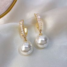 Load image into Gallery viewer, Long Dangle Earrings for Women 2022 Fashion Full Crystal Simulated Pearl Tassel Drop Earring Vintage Gold Brincos Jewelry 2022
