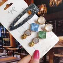 Load image into Gallery viewer, New Starfish Hair Clip For Women 2021 Korean Acrylic Hairpins Geometric Crystal Hair Barrettes Girl Hair Accessories Hairgrip 2022
