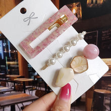 Load image into Gallery viewer, New Starfish Hair Clip For Women 2021 Korean Acrylic Hairpins Geometric Crystal Hair Barrettes Girl Hair Accessories Hairgrip 2022
