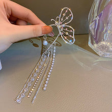 Load image into Gallery viewer, 1 Piece Fashion Crystal Butterfly Clip on Earring Pearl Beads Ear Cuff Long Tassels Hollow Earrings For Women Clip Jewelry Gifts 2022
